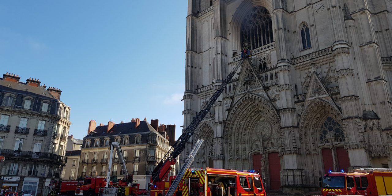 Incendie à la cathédrale Saint-Pierre et Saint-Paul de Nantes