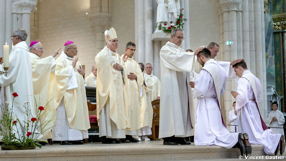 Pierre-Emmanuel, Benoît, prêtres diocésains