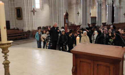 Quarante collégiens du collège Al-Bader à la basilique Saint Donatien