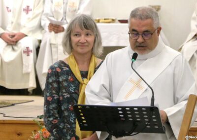 Accueil par Annick Didelot-Multrier du CVS et Olivier Rabilloud, délégué épiscopal à la Diaconie