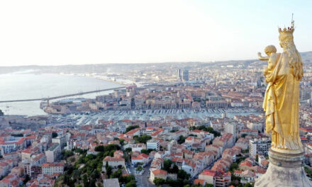 Un peuple qui sait se tenir debout