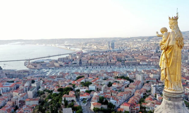 Un peuple qui sait se tenir debout